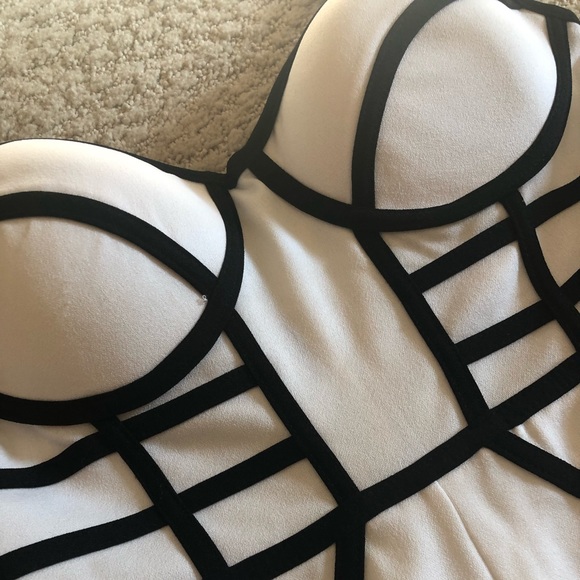 White/black romper - Picture 3 of 4